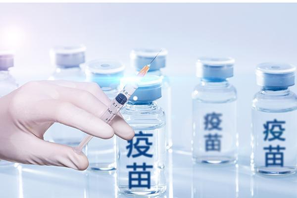 我國(guó)新冠疫苗累計(jì)接種近24億劑次，專(zhuān)家回應(yīng)熱點(diǎn)問(wèn)題